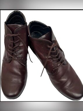 Gabor Women's Leather Lace-Up Ankle Victorian Style Boots in Wine Size 8.5